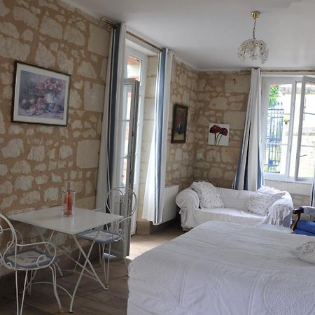 Petite Maison Des Roses - Gite 2 Personnes Brain-sur-Allonnes Exterior photo